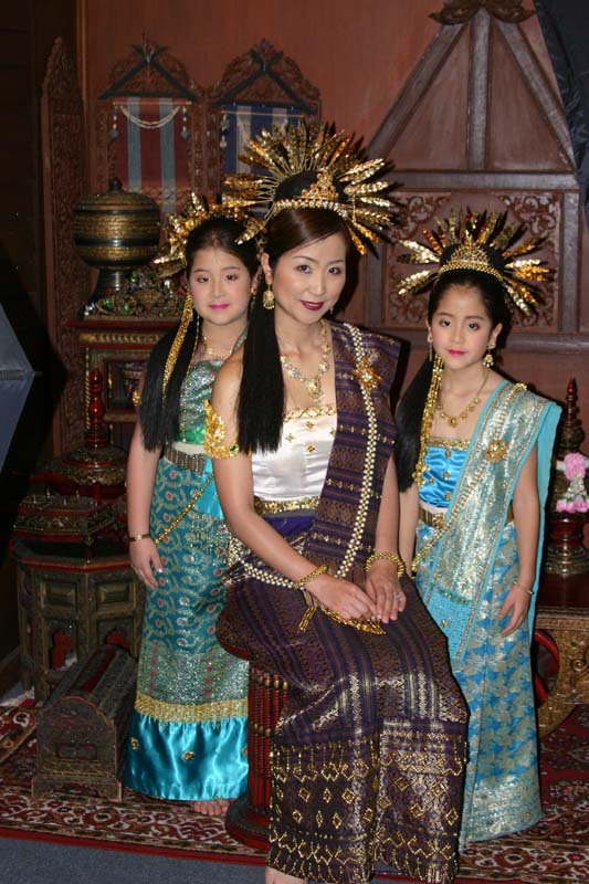 3 girls