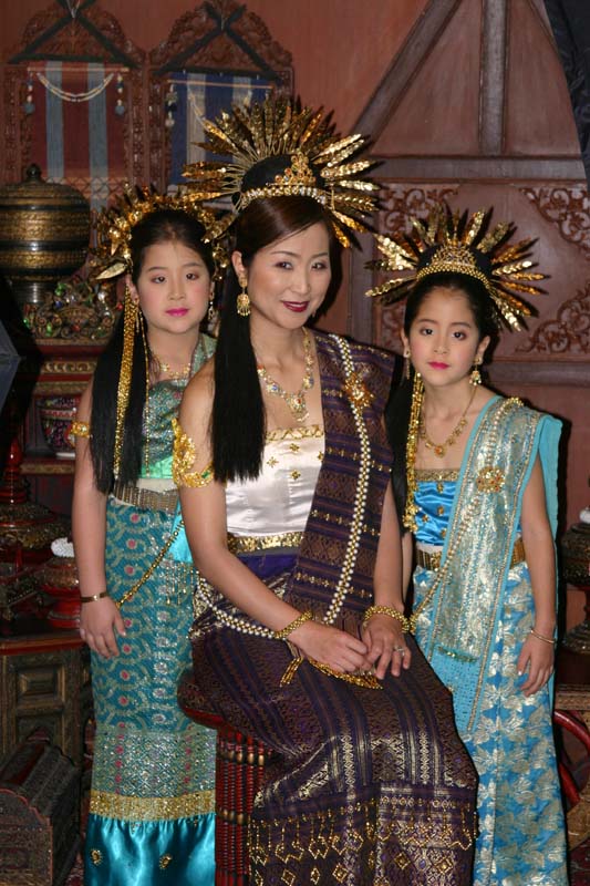 Mom and Daughters